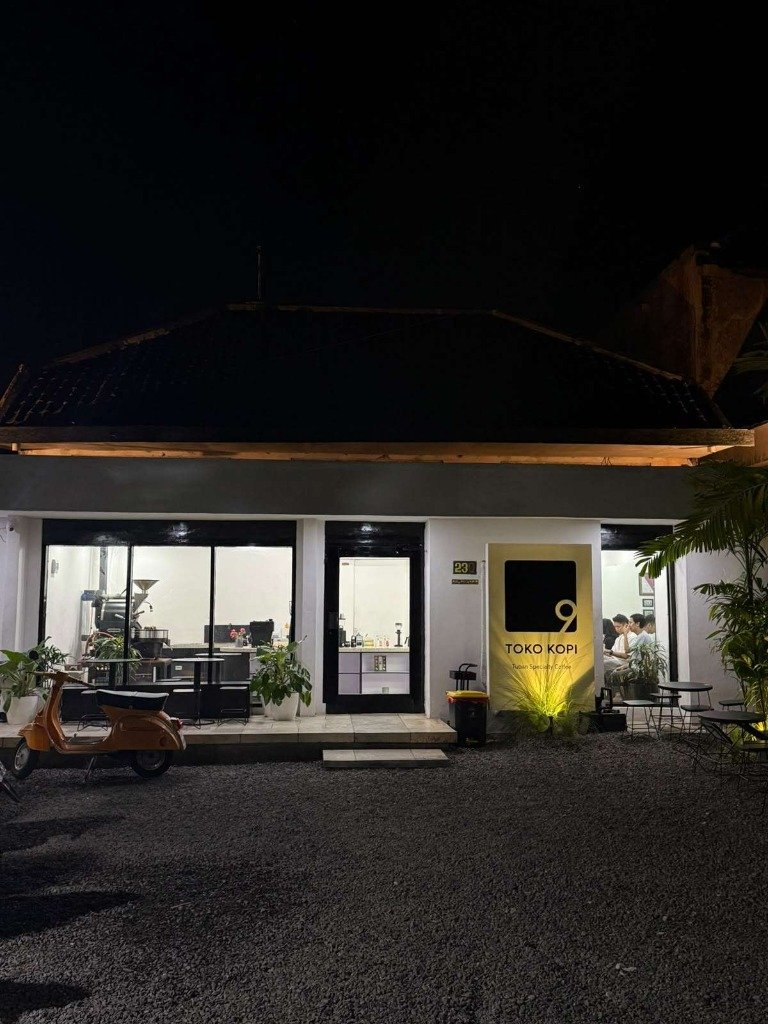 Kedai & Roastery Toko Kopi Sembilan Kutorejo Tuban
